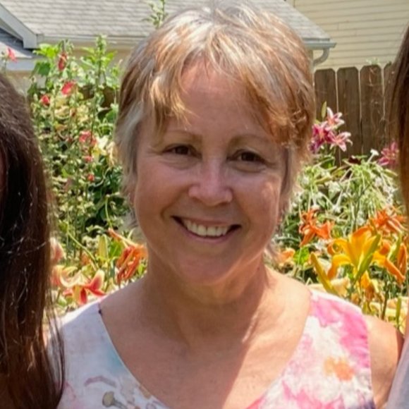 Meet your Posher, Sarah - Picture 1 of 2